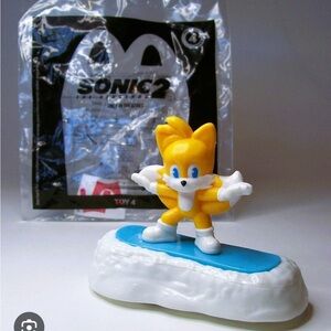 McDonalds Happy Meal Toy: Paramount Sonic the Hedgehog 2 - Toy #4 -Knuckles
